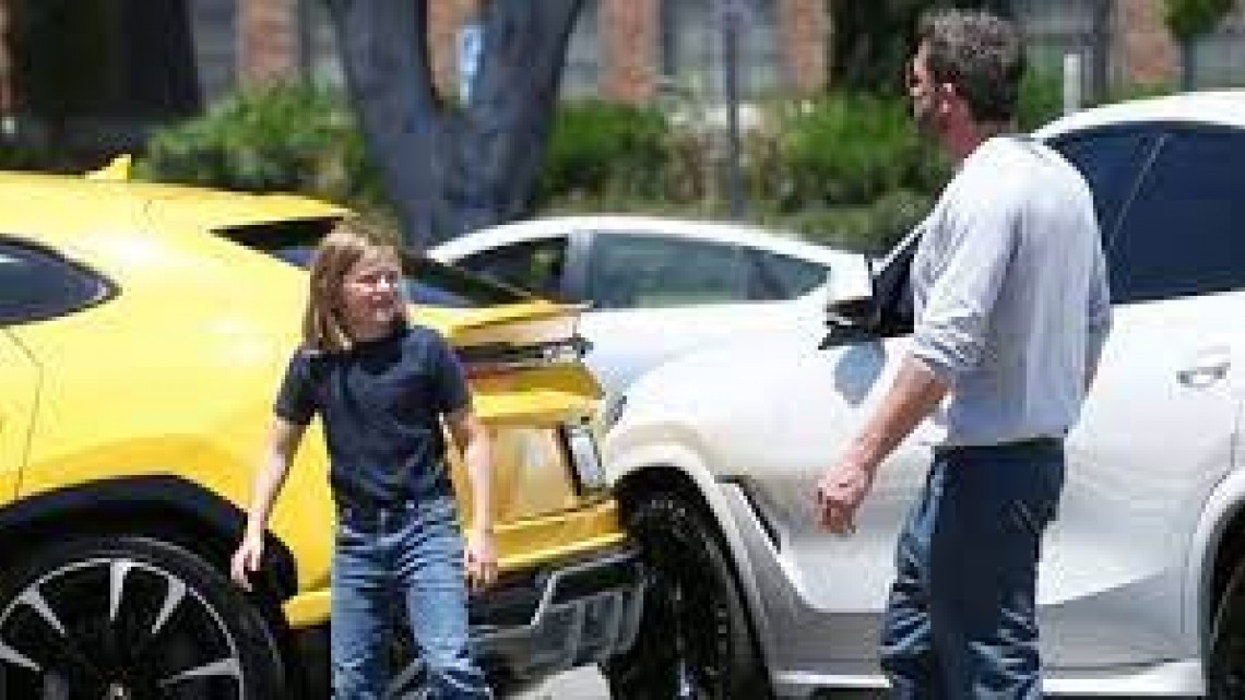 Hijo de Ben Affleck, de 10 años, choca Lamborghini