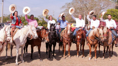 Alcaldesa asiste a Aniversario del el ejido Santa Juana