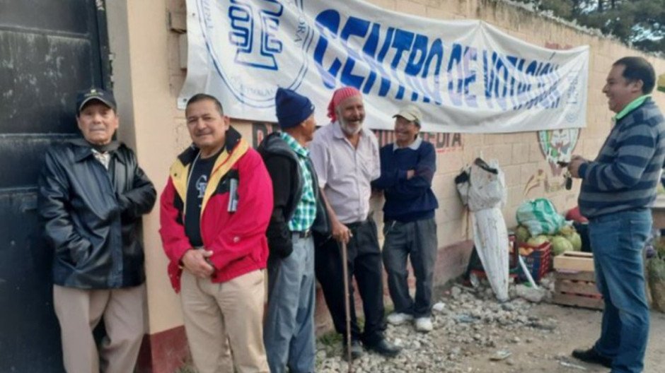  Guatemala participa en la segunda vuelta de los comicios electorales