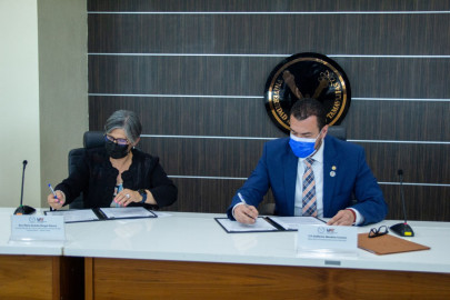 Preside Rector firma de convenio UAT-Comisión de Salud Fronteriza