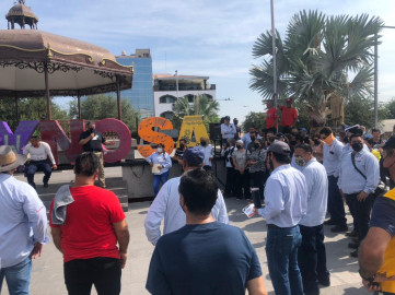 Telefonistas exigen cubrir vacantes y mantener jubilación 