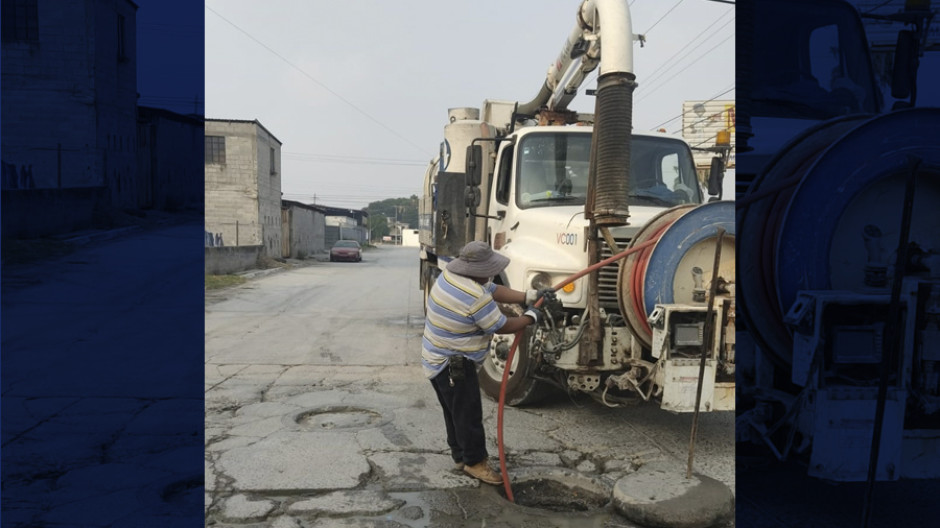 Sondeó COMAPA drenajes sanitarios en el Olmo y Riberas de Rancho Grande