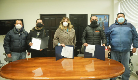 Firman convenio CANIRAC y SNTE con apoyo del Ayuntamiento 