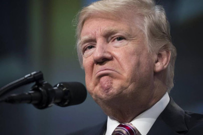 Trump arremete contra alcaldesa de Puerto Rico