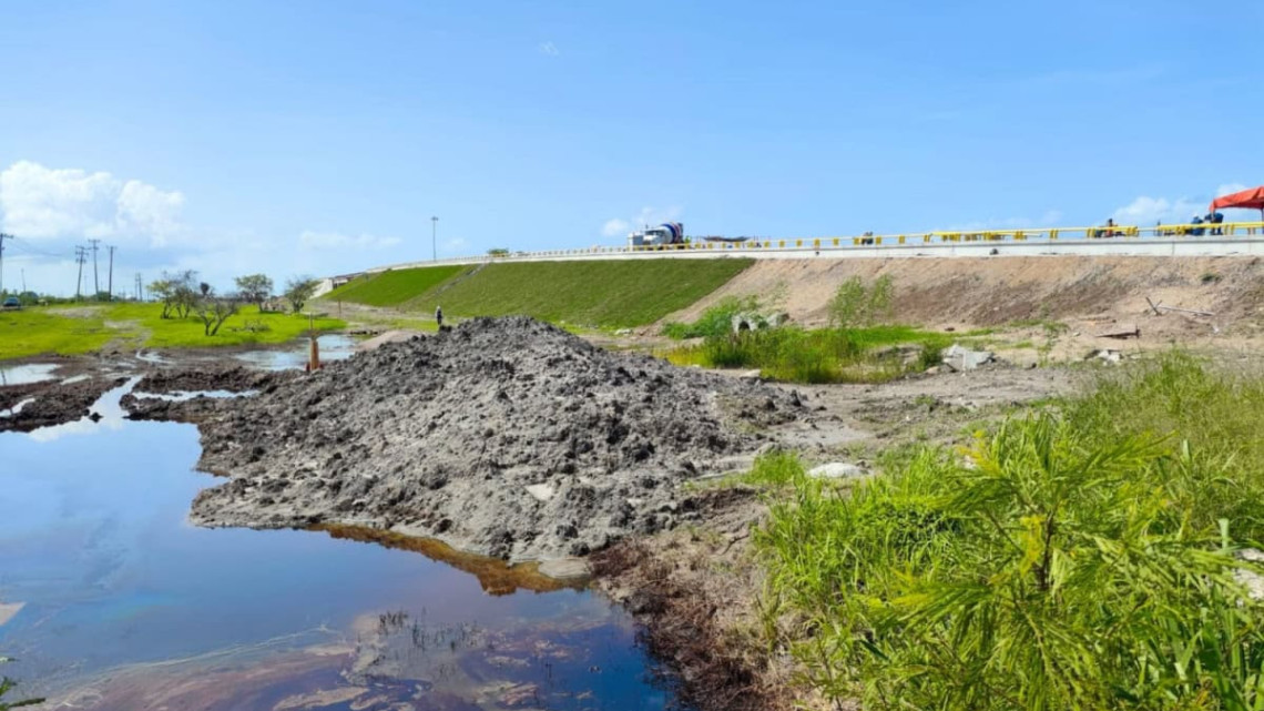 Coordinan acciones ante derrame de hidrocarburo en Altamira