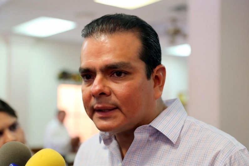 Supervisa Rivas obras de dos escuelas en construcción 