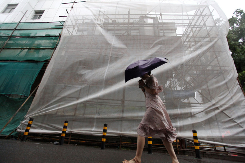 Evacúan a 50 mil personas en China  por tifón 'Rumbia' 