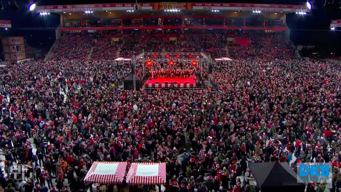 La tradición de cantar villancicos en el estadio de Unión Berlín