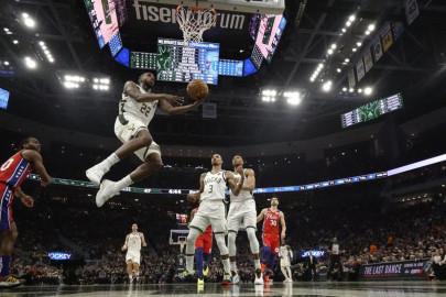 Bucks de Milwaukee, los primeros en obtener boleto para los playoffs