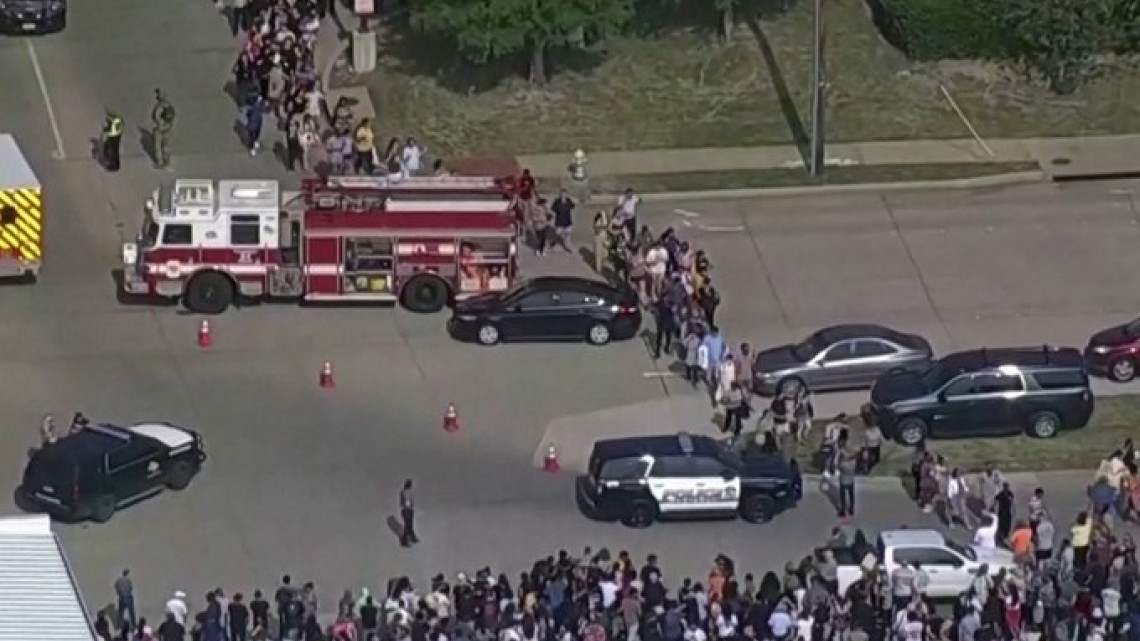 Al menos 4 muertos deja tiroteo en centro comercial de Texas, EU
