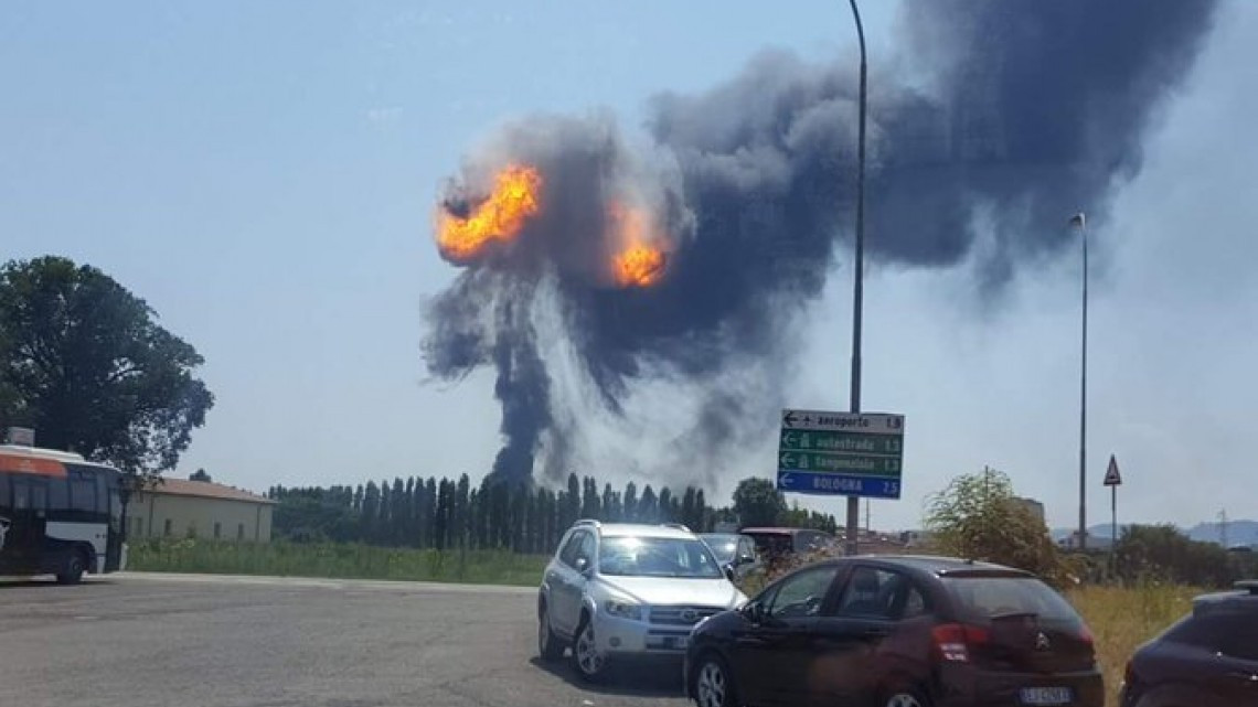 Fuerte explosión cerca de aeropuerto italiano