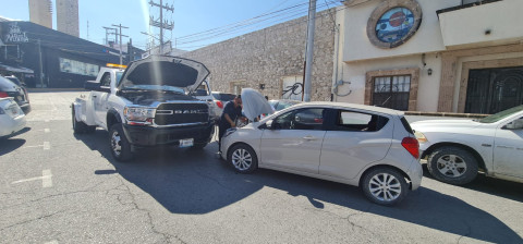 Auxilia Tránsito de Reynosa a conductores 