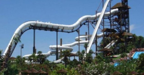 Deja al menos dos muertos tras accidente en parque de diversiones chino