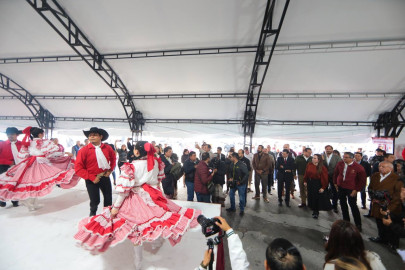 Brinda Gobierno Municipal un paso grato a paisanos con presentaciones artísticas y promoción de la ciudad 