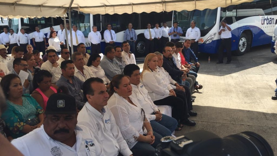 Empresa de transporte público inaugura, sala de simulación virtual, para capacitación de choferes.