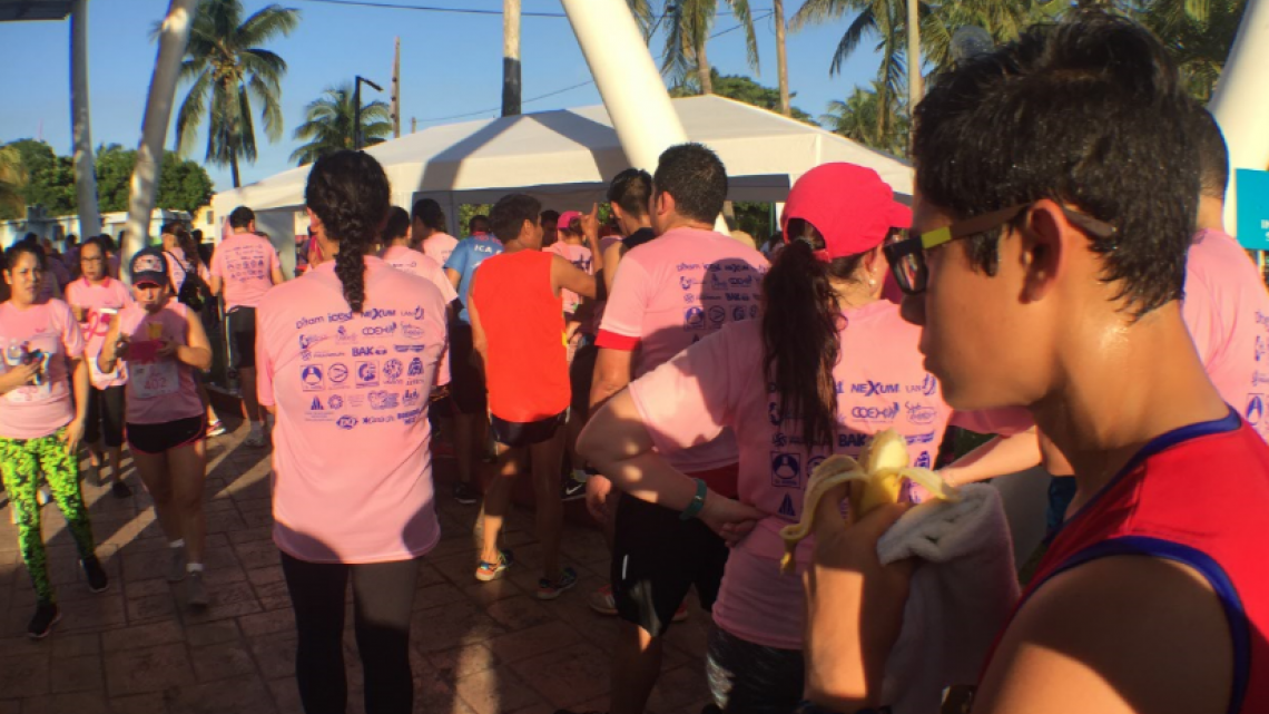 Corren contra el cáncer de mama