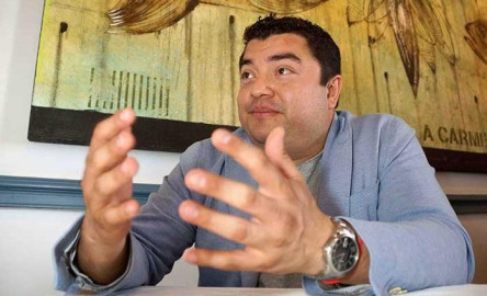 Mexicano acusado de espionaje continuará preso en EU sin derecho a fianza