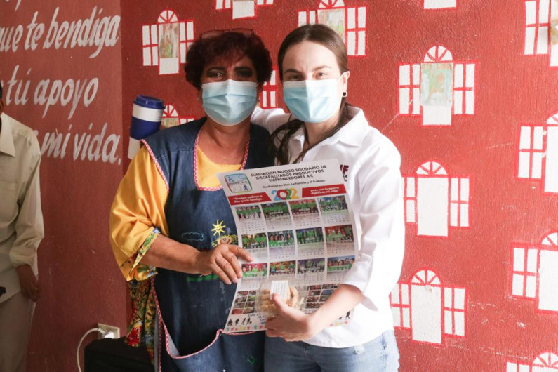 Entrega DIF Reynosa apoyo a Núcleo Solidario 