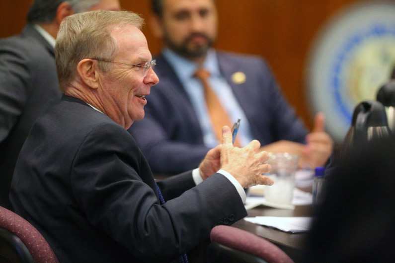 Alcalde de McAllen se autoimpone cuarentena