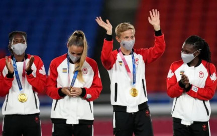 Quinn, el primer deportista transgénero en ganar una medalla en Juegos Olímpicos