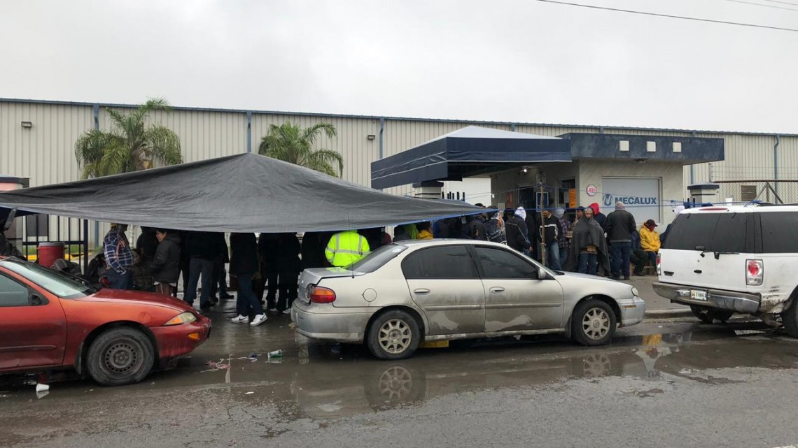 Policía antidisturbios prepara desalojo de obreros en Mecalux