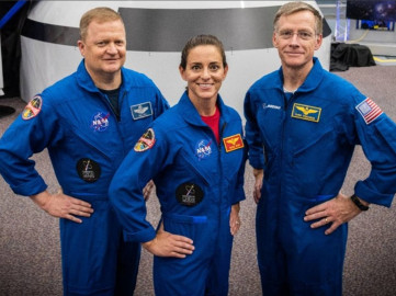 Mujer nativa americana hace historia comandando misión espacial 