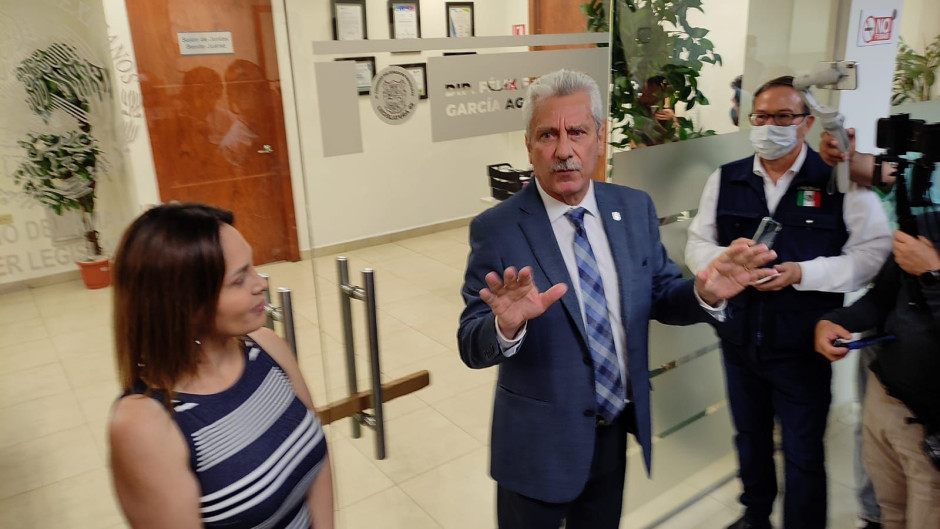 Clausuran diputados de Morena salón de sesiones 