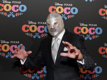 Hijo del santo orgulloso por homenaje a su padre en “Coco”