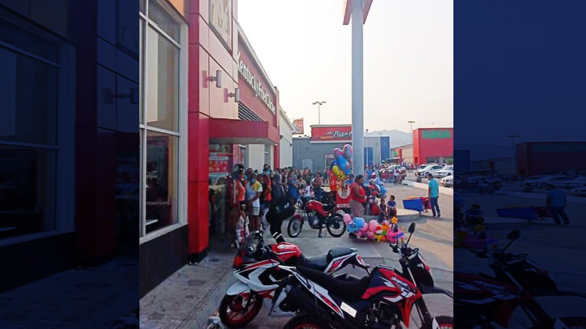 Abarrotan pizzerías y comercios en México por el día del niño