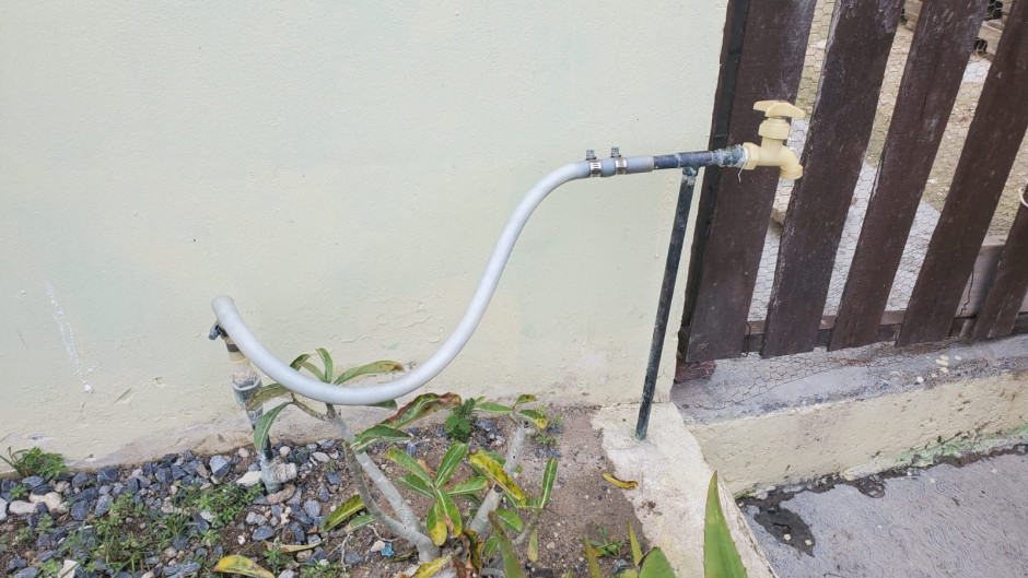 Invita COMAPA a regularizarse y evitar multas por tomas clandestinas 