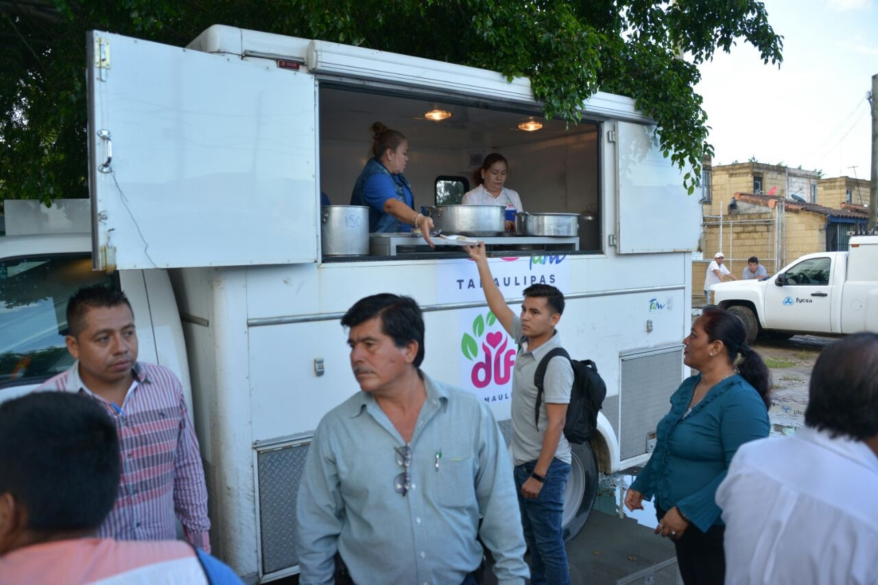 Atenderán comedores comunitarios a más de mil damnificados