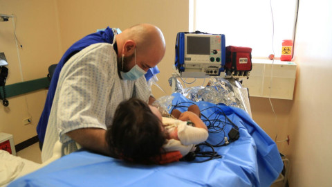 Gob. del estado y DIF Tamaulipas trasladan a menor quemada