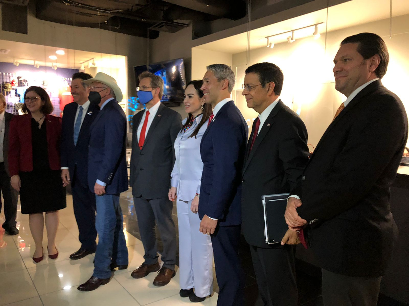 Analizan autoridades de N.L. y Laredo, Texas, establecer el Parque Binacional "Los Dos Laredos" 