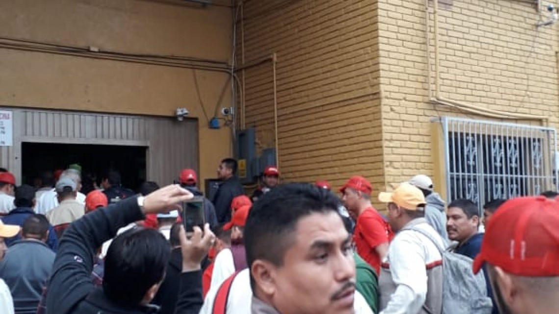 Trabajadores de la Coca-Cola piden apoyo al SJOIIM