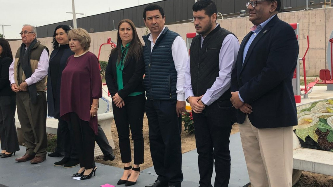 Inauguran aparatos deportivos y alumbrado público en el parque Olímpico