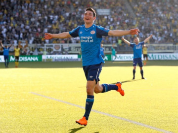 Chucky Lozano cerca del titulo de goleo en Holanda