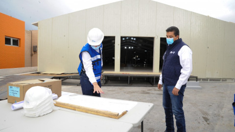 Supervisa Gobernador construcción de hospitales móviles