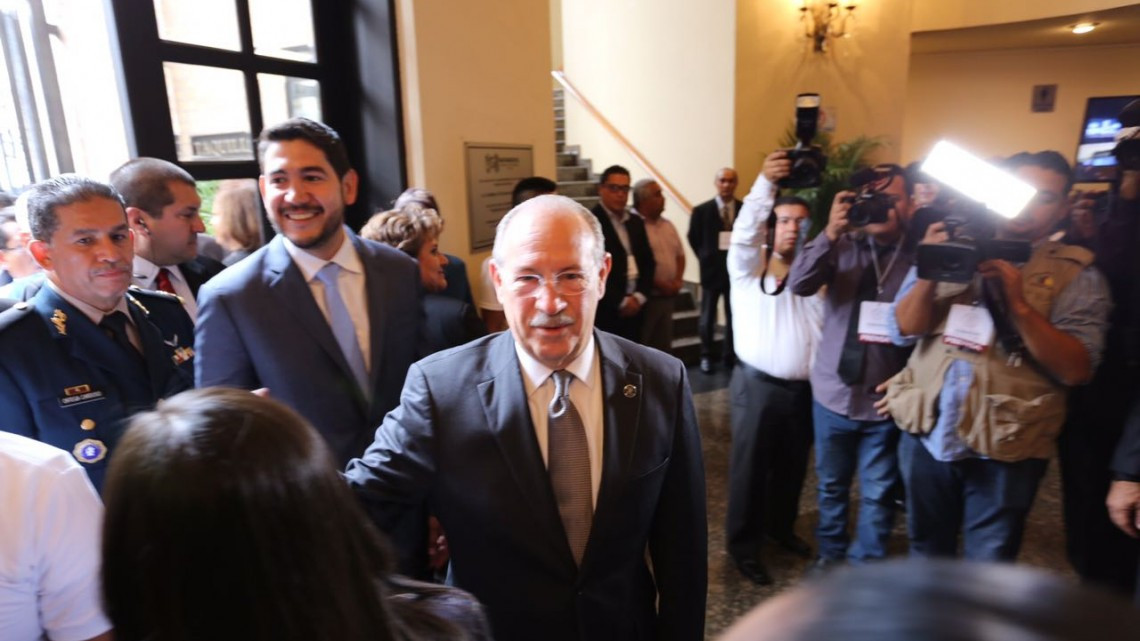 Chuchín rinde su primer informe de gobierno 