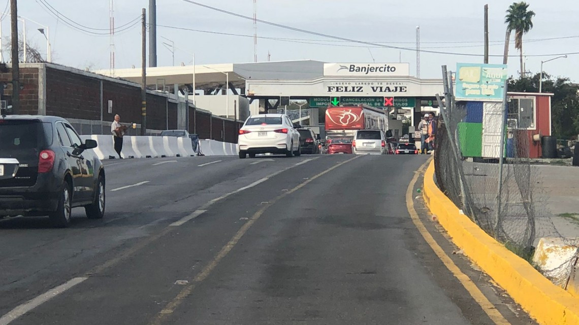 Poca afluencia de neolaredenses en los puentes internacionales durante este “Viernes Negro”