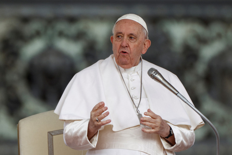 Papa Francisco pide no cerrar puertas a migrantes