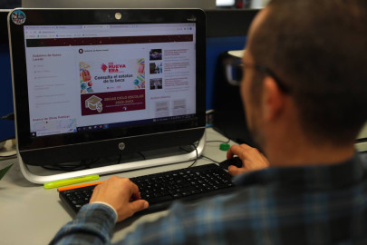 Se mantiene activa liga para consultar estatus de becas UNE