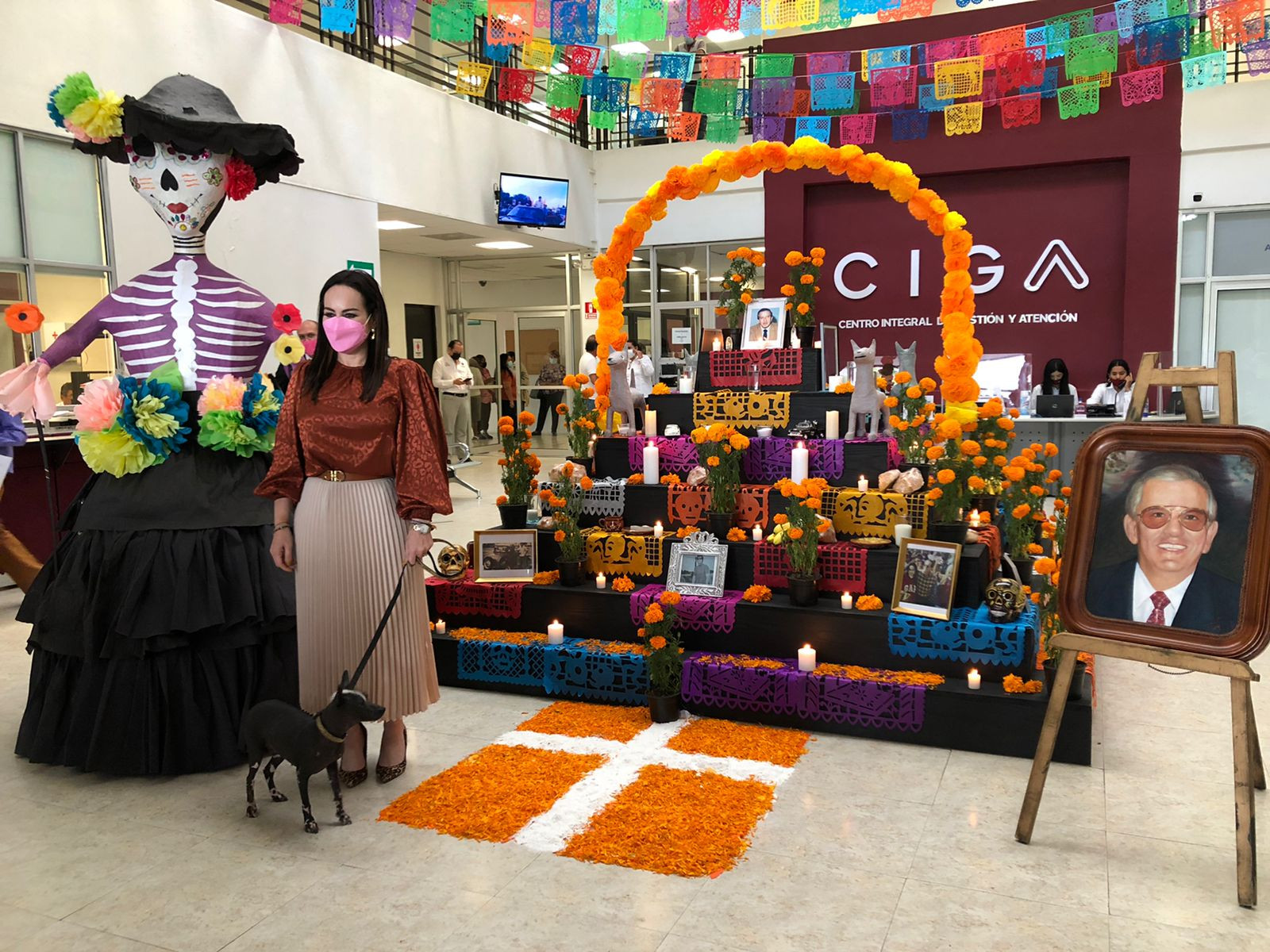 Ayuntamiento de Nuevo Laredo realiza el tradicional Altar de Muertos en memoria del Don Carlos Canturosas 