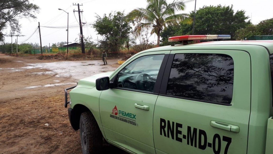 Fuga de gasolina por toma clandestina en Ciudad Madero 
