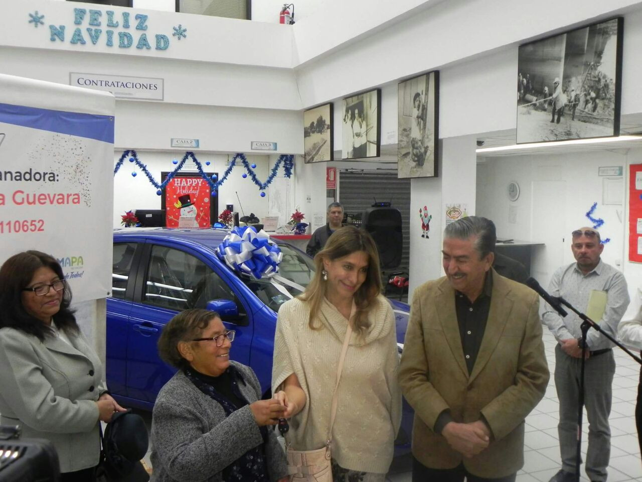 Comapa entrega auto a ganadora de sorteo