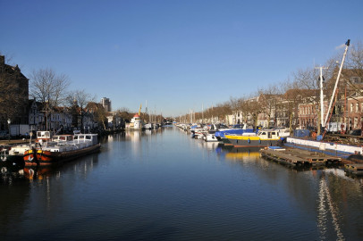 Encuentran en Holanda a 25 personas ocultas en un contenedor frigorífico 