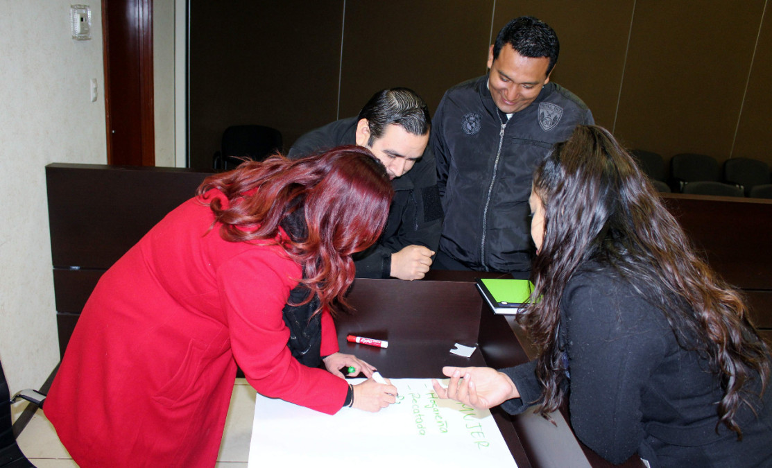 Capacitan a servidores públicos con curso “Introducción a la perspectiva de género”