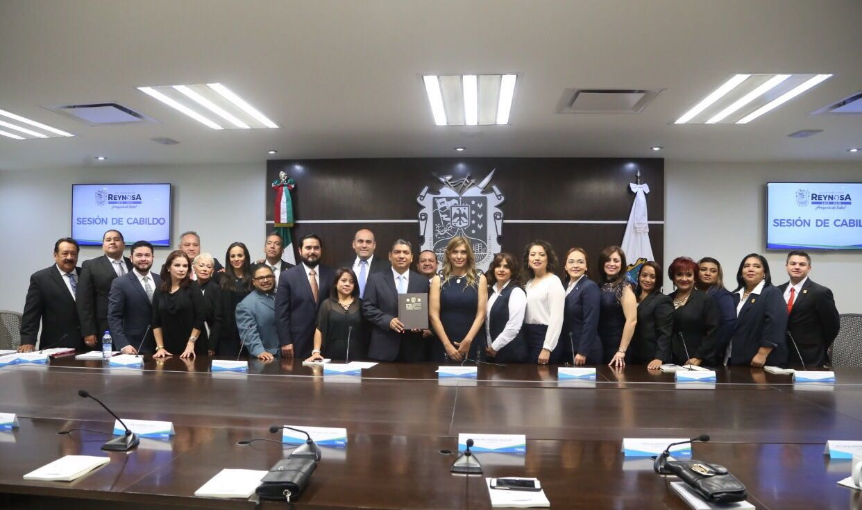 Maki entrega Primer Informe de Gobierno a Cabildo