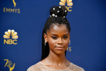 Quieren cancelar a Letitia Wright por comentario anti vacuna Covid-19
