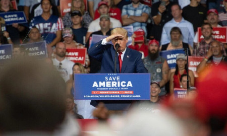 Donald Trump llama a Joe Biden "enemigo del Estado" durante mitin