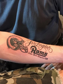 Aficionado se tatúa en el antebrazo que los Rams ganarán el SB LIII 